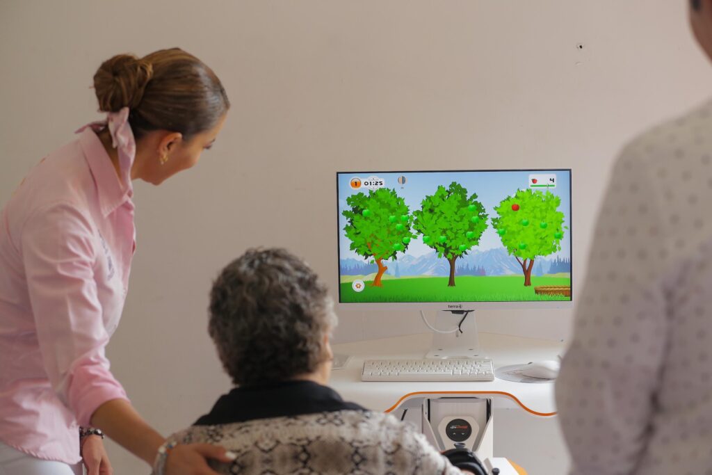 “Amadeo” llega al CREE Durango: Marisol Rosso fortalece la rehabilitación con tecnología de última generación