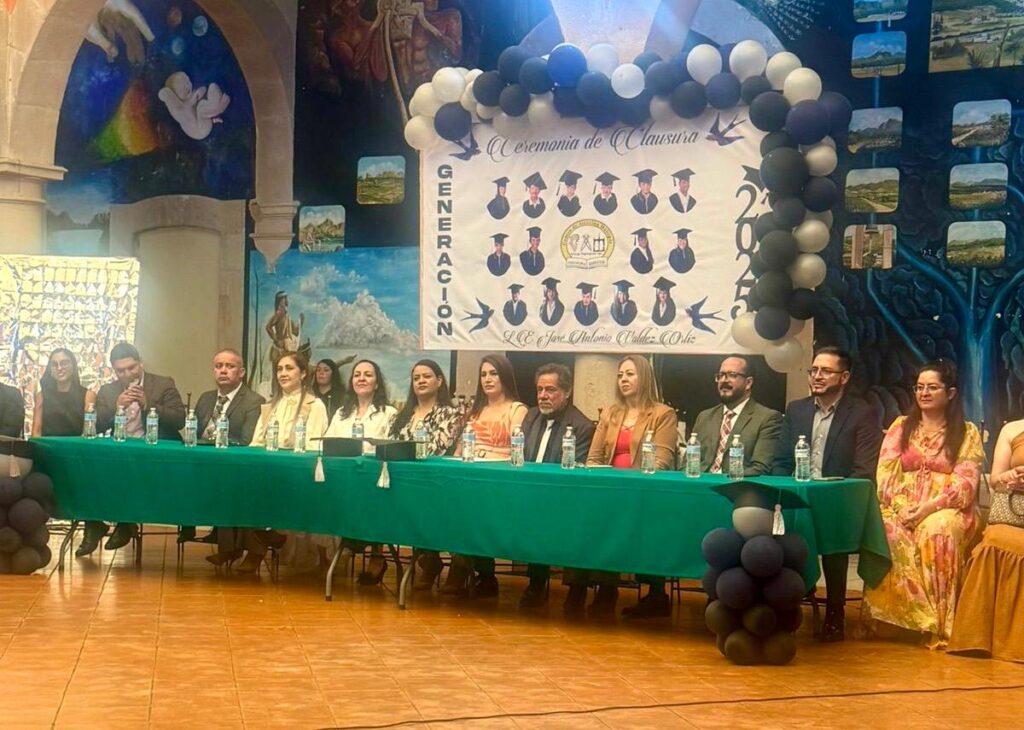 Graduación en el CAM Santiago Papasquiaro: una celebración de amor, esfuerzo y superación