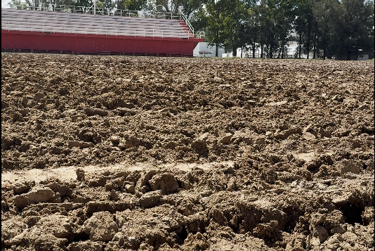 Empieza el proceso de modernización en los campos de la Preparatoria Diurna.