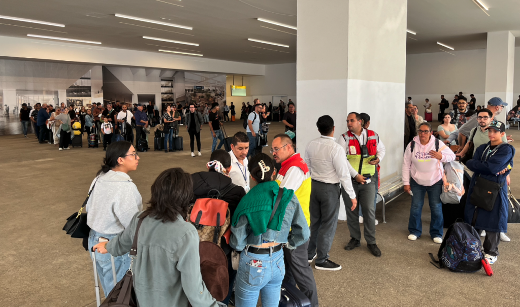 A menos de una año del Mundial, la crisis de taxis en el Aeropuerto de Guadalajara es grave