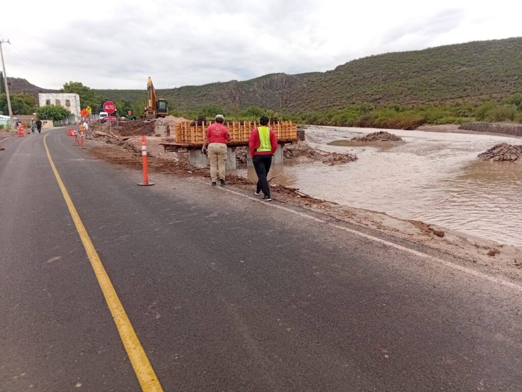 Lluvias cierran la carretera Panamericana en Rodeo; autoridades alertan