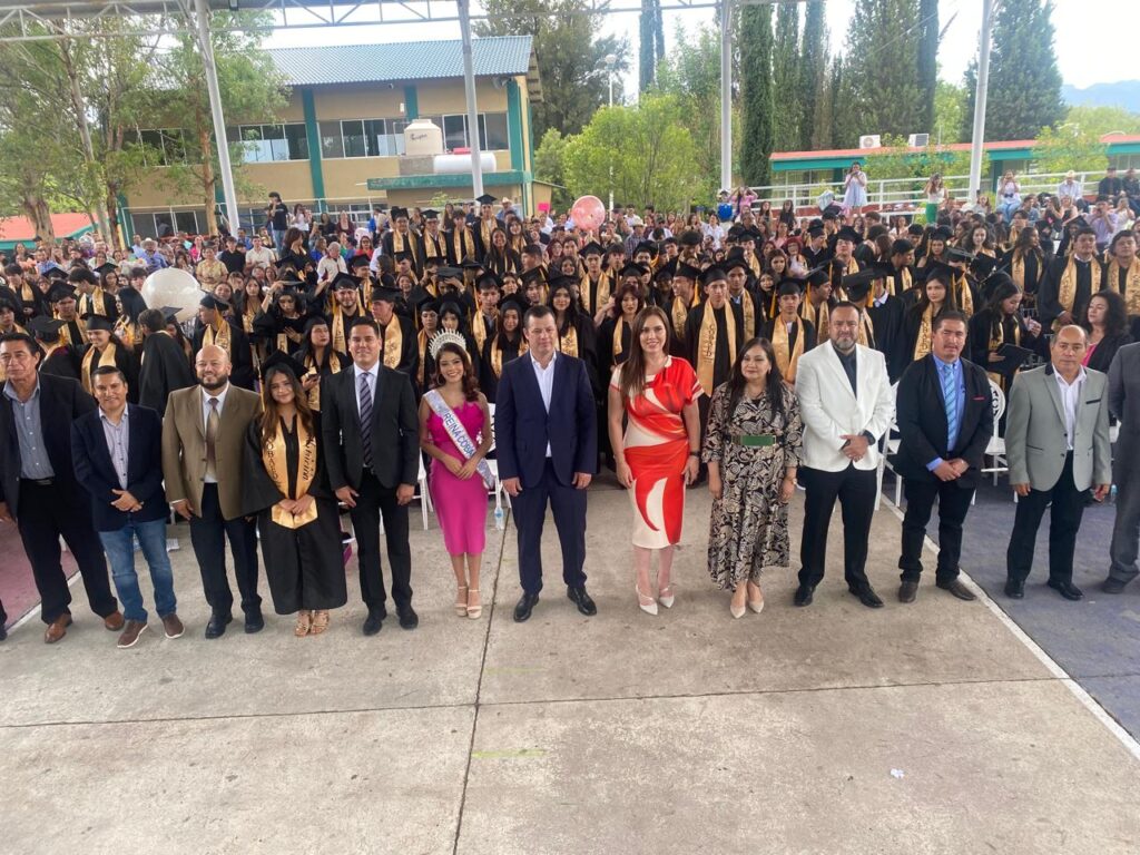 COBAED Plantel #10 celebra graduación de la generación 2022-2025 en Santiago Papasquiaro