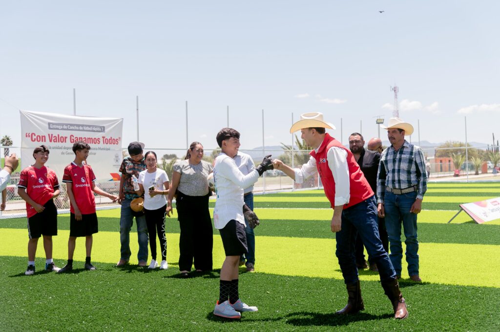 Esteban impulsa el deporte y la reconstrucción del tejido social en Simón Bolívar con nueva cancha de futbol 7