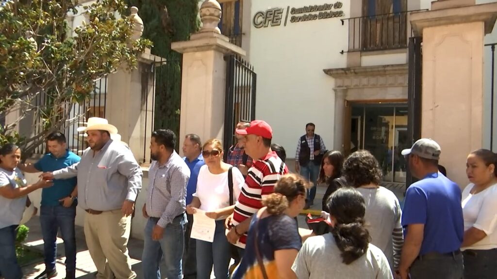 Comunidades rurales exigen a CFE frenar apagones en Durango