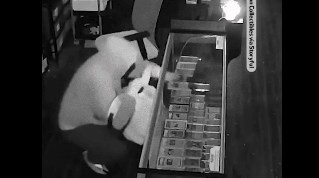 ¡Atraco exprés! Roban cartas Pokémon valuadas en más de 100 mil dólares en solo 30 segundos