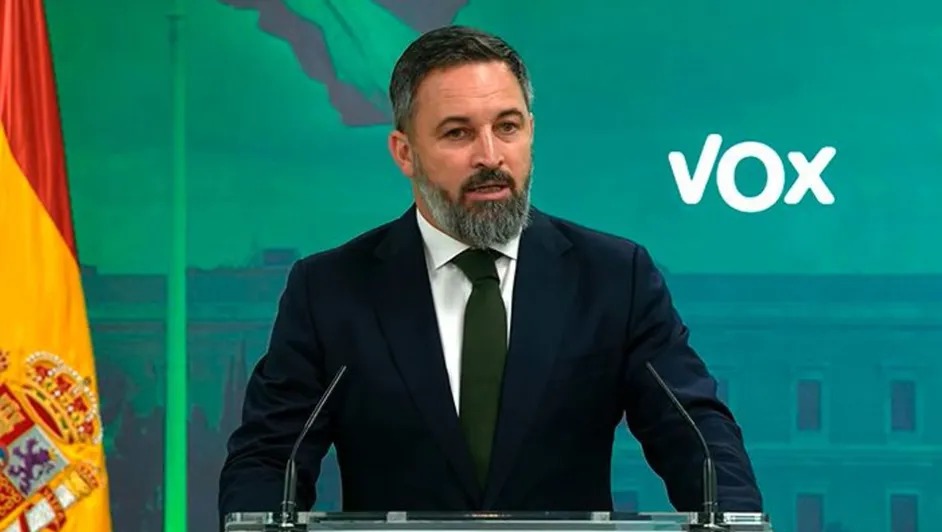 Partido político exige deportar a “todos” los migrantes “delincuentes” de España