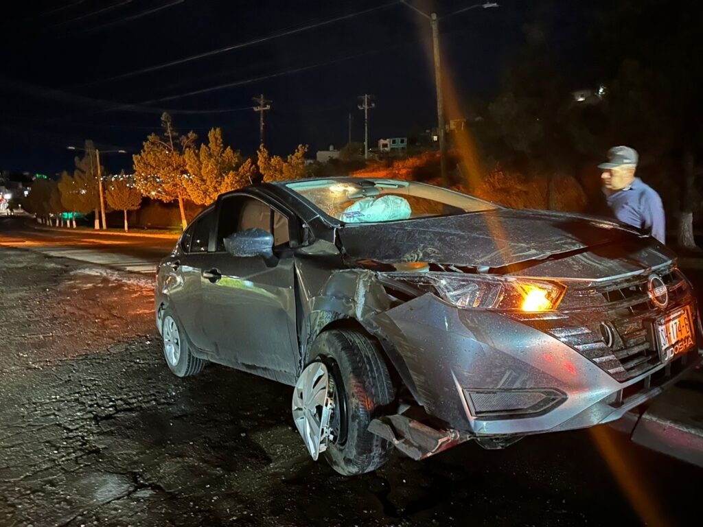 Aparatoso choque en Avenida Niños Héroes durante esta noche del Domingo