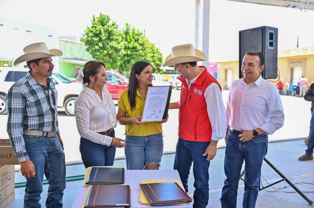 Familias de Simón Bolívar reconocen apoyos de Esteban Villegas que mejoran su calidad de vida
