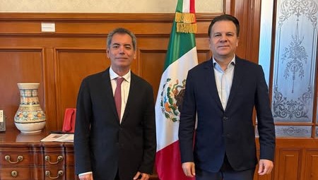 Esteban Villegas gestiona en CDMX recursos para salud, educación y carreteras en Durango