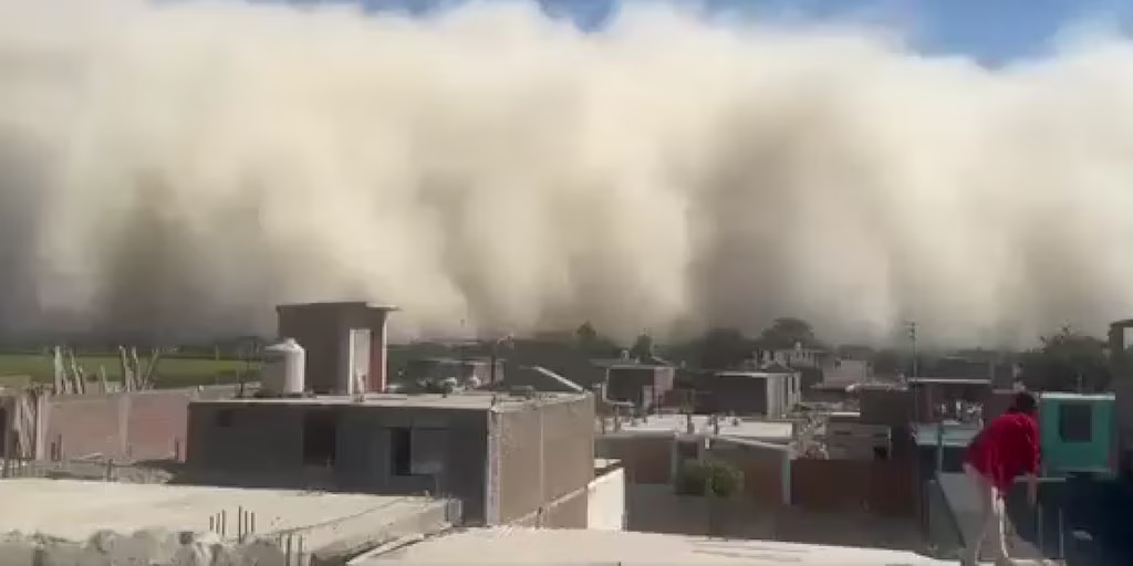VIDEO: El desierto se tragó la ciudad, Ica vive una tormenta de arena sin precedentes que dejó todo paralizado