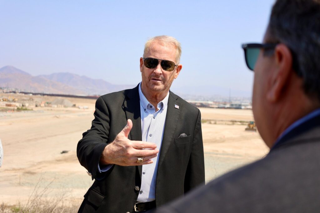 Embajador Ronald Johnson visita frontera y refuerza estrategia binacional de seguridad