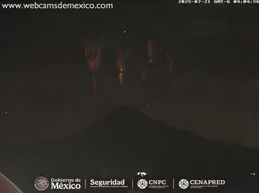 Captan espectaculares «Red Sprites» sobre el Volcán de Fuego en Colima