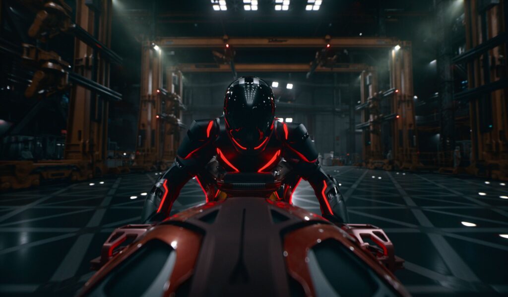 VIDEO: TRON regresa con fuerza: Jared Leto lidera la rebelión digital en «Tron: Ares»