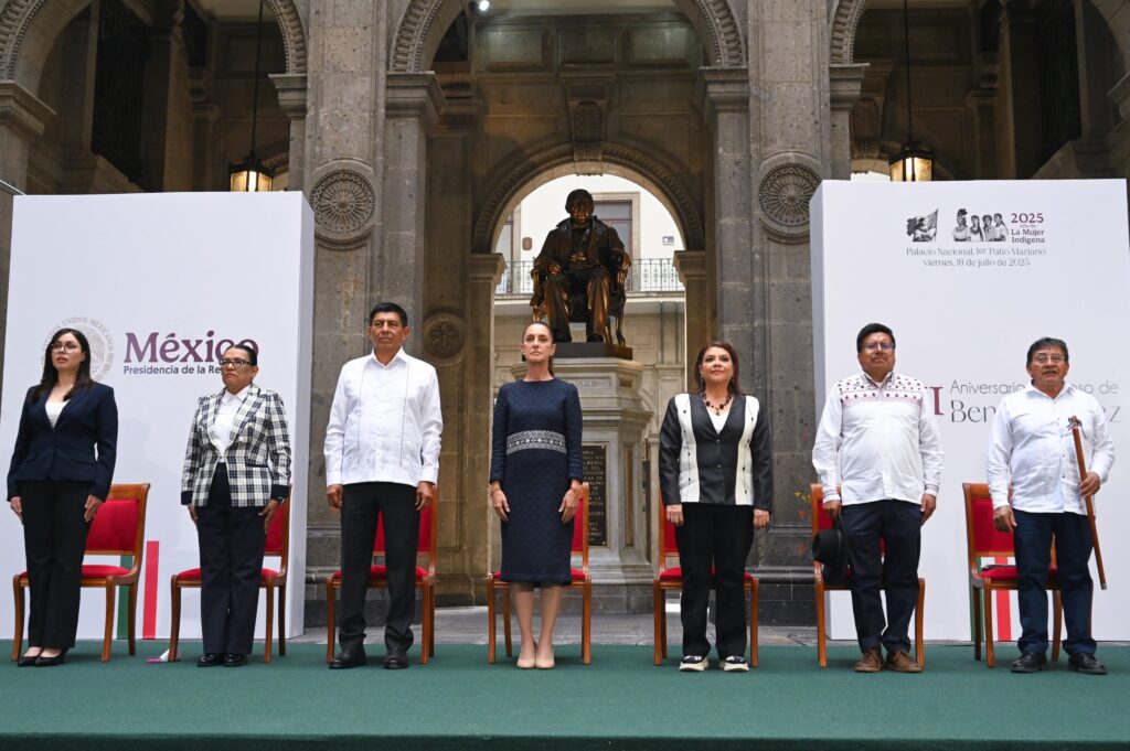 Sheinbaum encabeza ceremonia por el 153 aniversario luctuoso de Benito Juárez