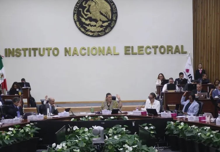 INE impone sanciones por uso de acordeones en elecciones