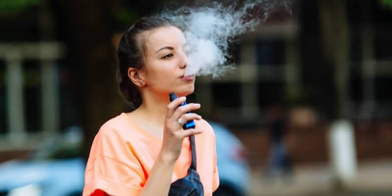 Alertan sobre los graves riesgos del vapeo en jóvenes