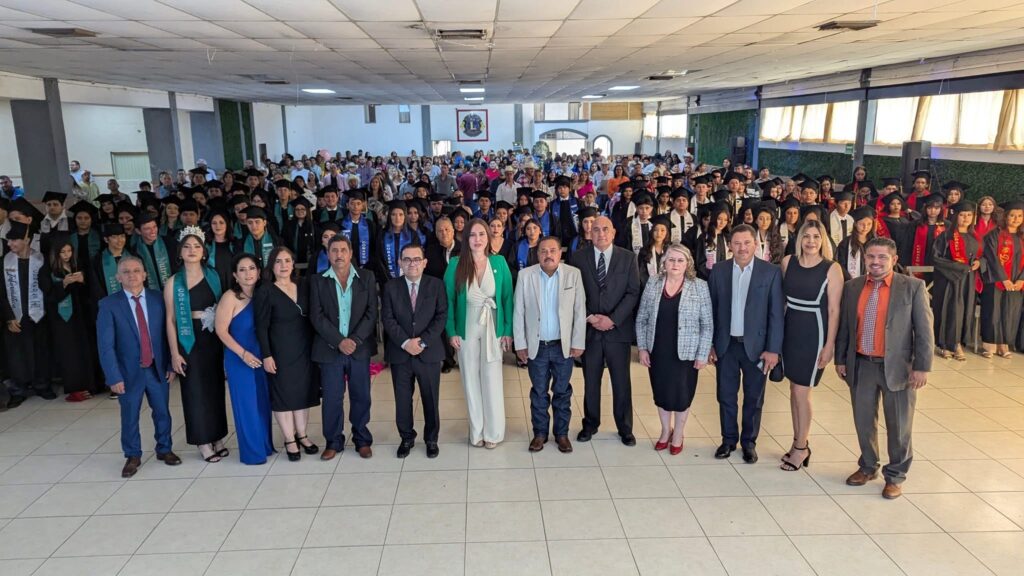 Concluye generación 33 del Cobaed #20 con emotiva ceremonia de graduación
