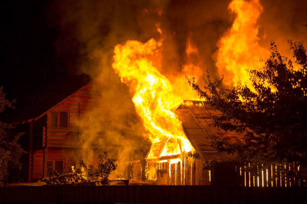 Impresionante enfrentamiento en Gudalupe y Calvo se habla de casas y negocios incendiados