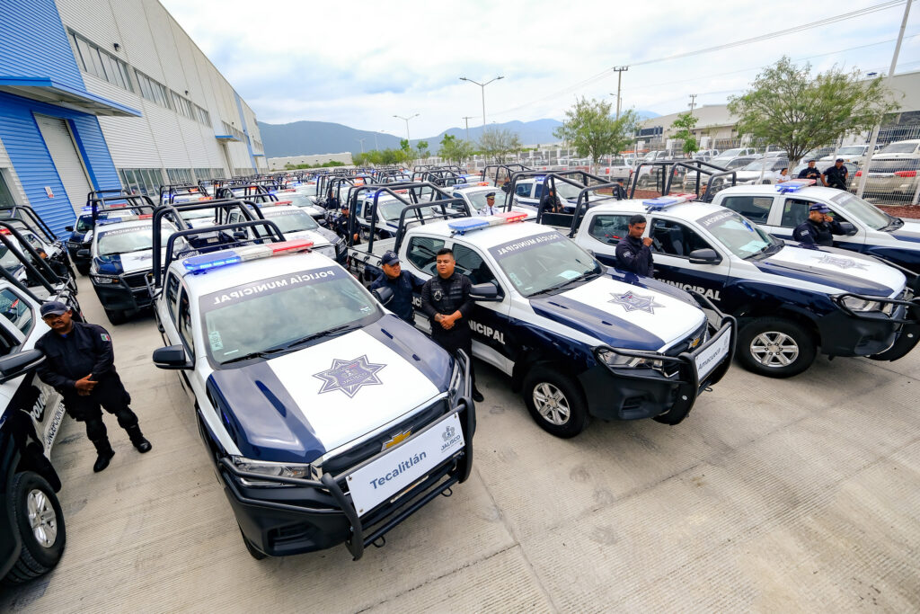 Entregan patrullas para reforzar seguridad en municipios de Jalisco