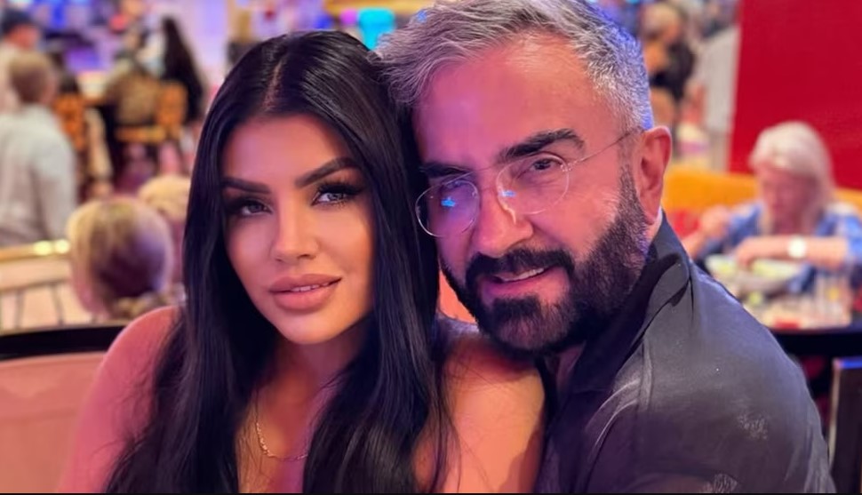 Vicente Fernández Jr. y Mariana González estarían esperando a su primer hijo