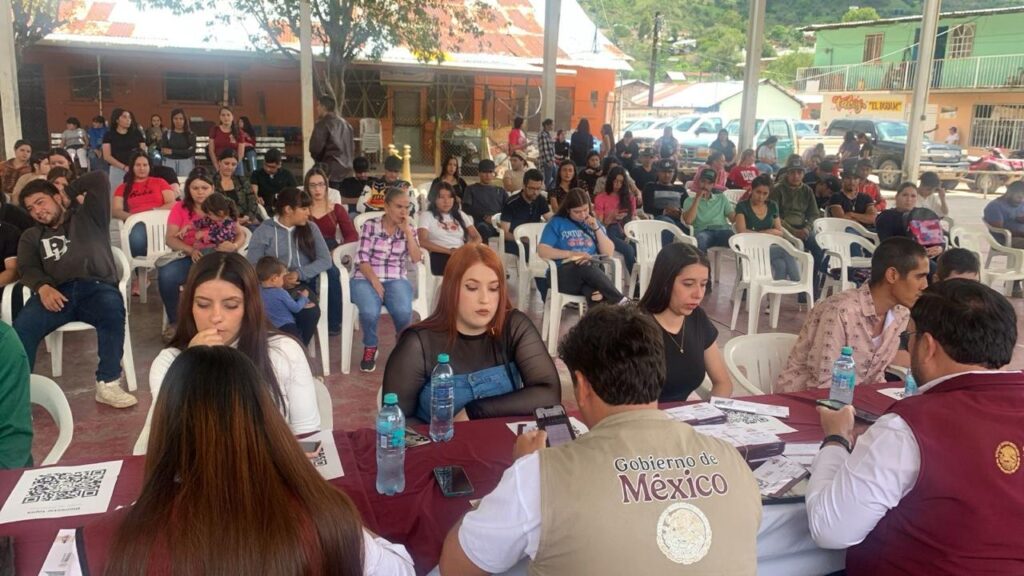 Entregan tarjetas del programa “Jóvenes Construyendo el Futuro” en municipios del noroeste