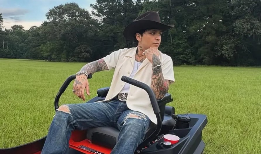 Christian Nodal sigue cosechando éxitos: Nuevo sencillo y gira