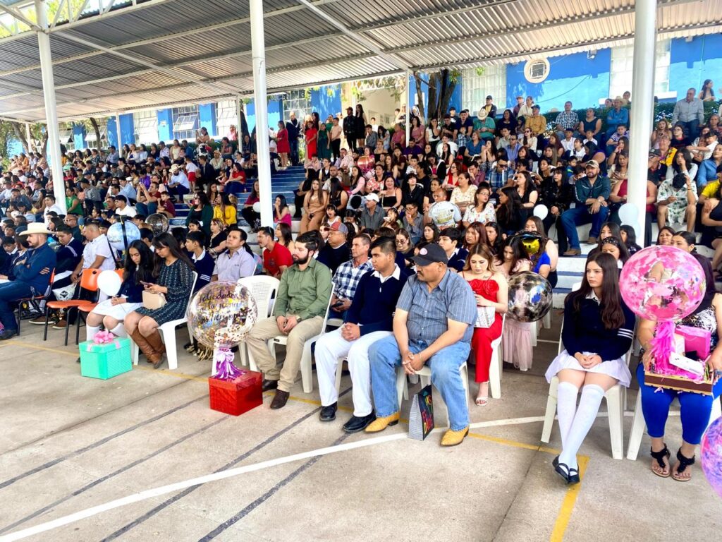 Celebran 75 Años de la Secundaria José Ramón Valdez con Graduación de 160 Alumnos