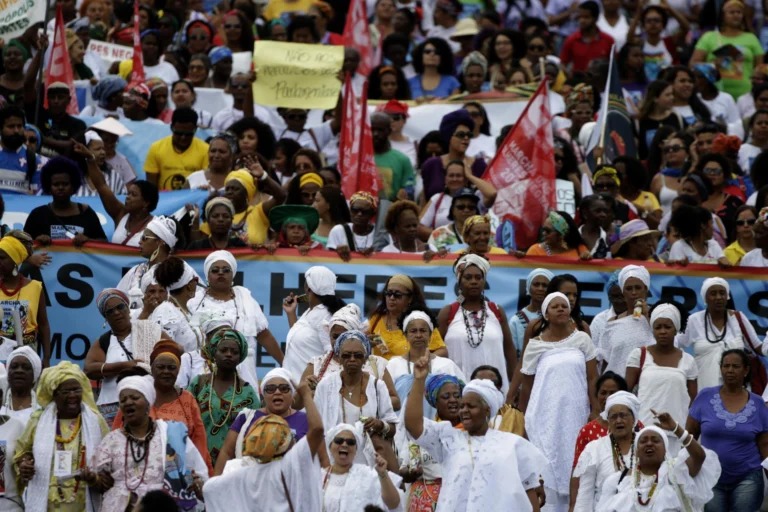 Marcharán cientos de féminas por la justicia de mujeres negras en Brasil