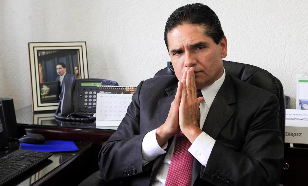 Silvano Aureoles solicita acceso a la investigación en su contra mediante nuevo amparo
