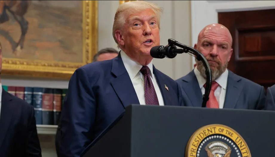 Trump aumenta aranceles a productos canadienses al 35%