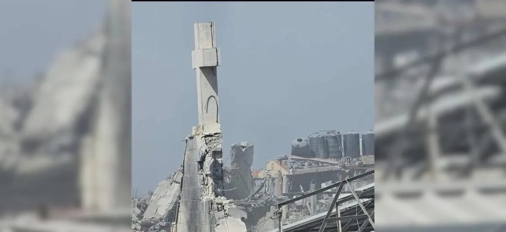 Bombardean la Iglesia de la Sagrada Familia en Gaza, la única católica del país