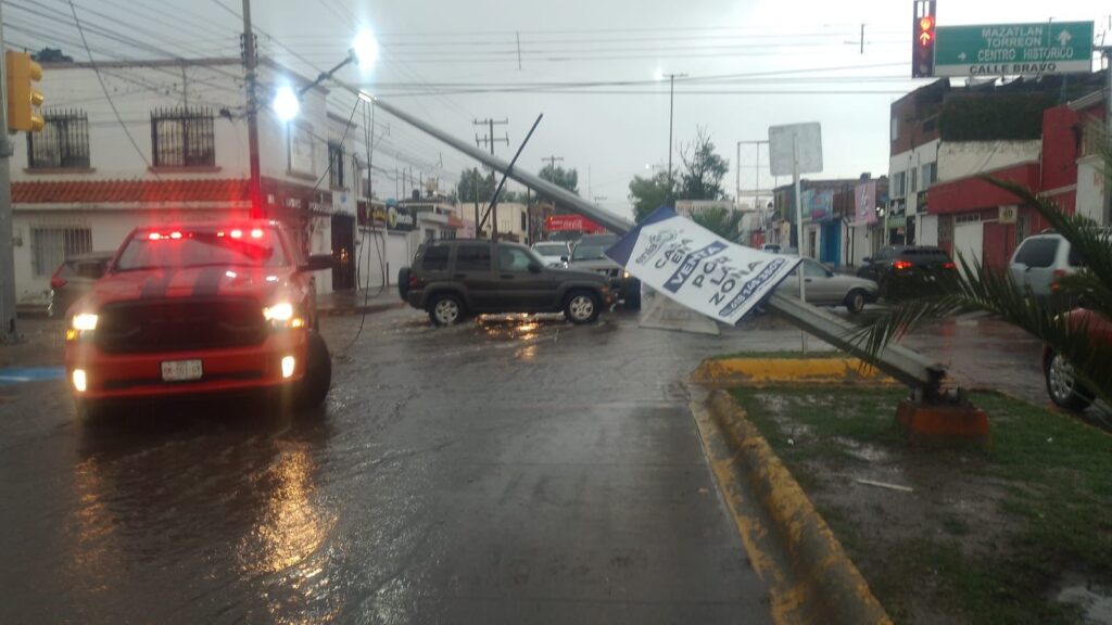 Lluvias intensas causaron 150 llamadas de emergencia en Durango: Protección Civil