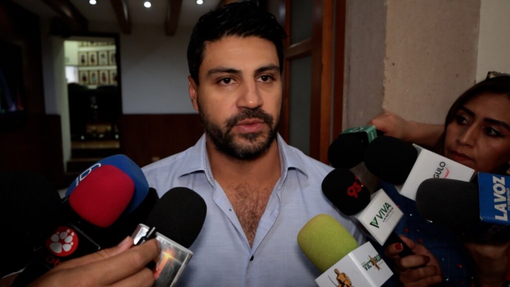Eliminar plurinominales y financiamiento público pondría en riesgo la democracia: Martín Vivanco