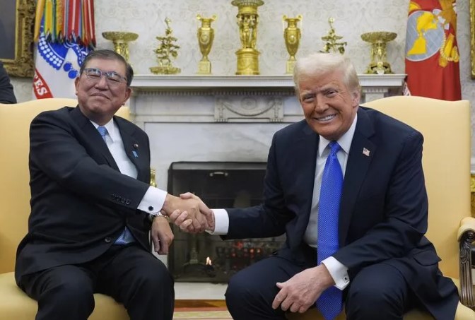 Trump anuncia acuerdo comercial con Japón