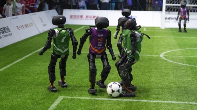 VIDEO: China organiza su primer torneo de fútbol con robots humanoides autónomos