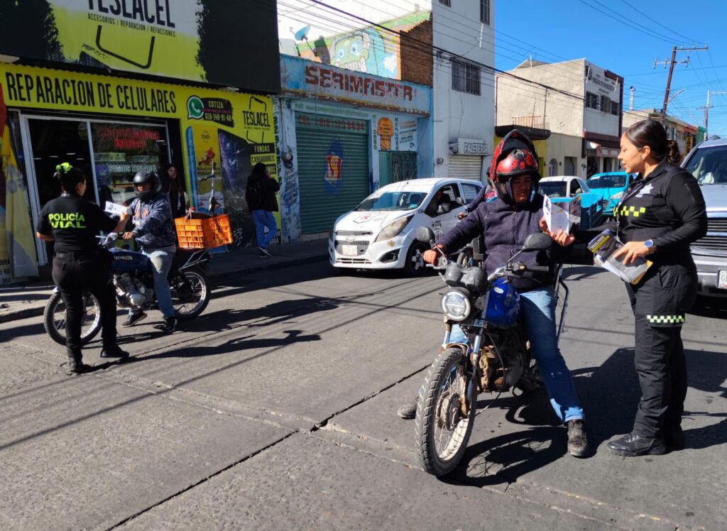 Motociclistas deben usar chaleco reflejante; diputado propone exigencia en ley