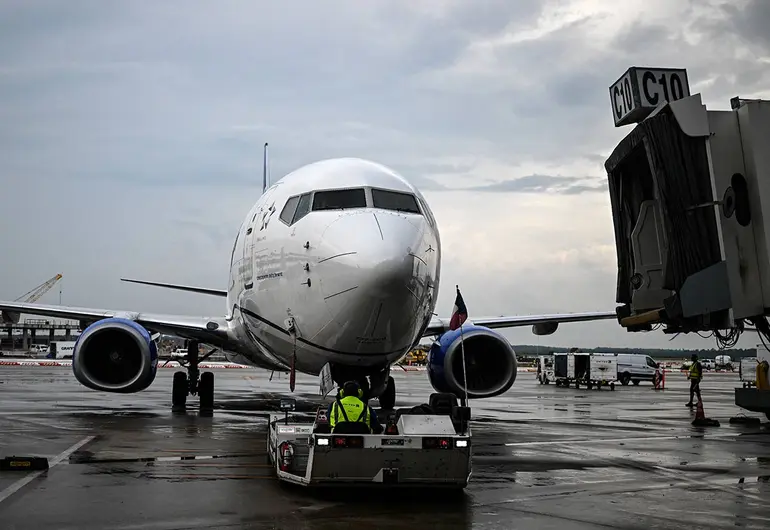 Aerolínea rusa denuncia ciberataque por hackers ucranianos y bielorrusos