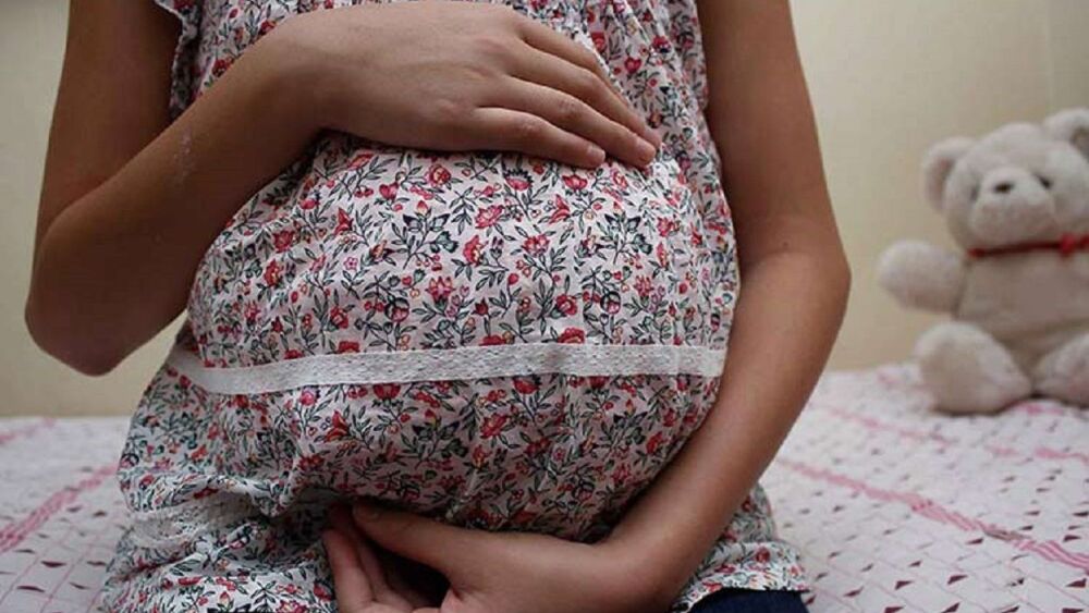 Niña de 12 años muere tras dar a luz al bebé de su abusador 