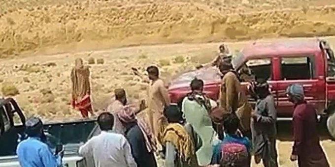 VIDEO: Ejecutan a pareja por casarse por amor en Pakistán