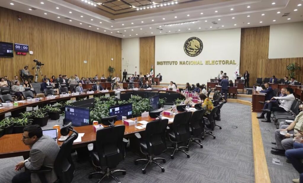 INE planea multar con 62 mdp a partidos por adeudos fiscales