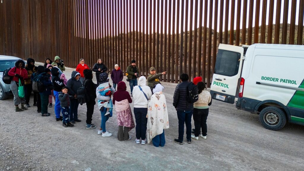 Juez federal bloquea decreto de Trump en contra del asilo de inmigrantes en EE.UU