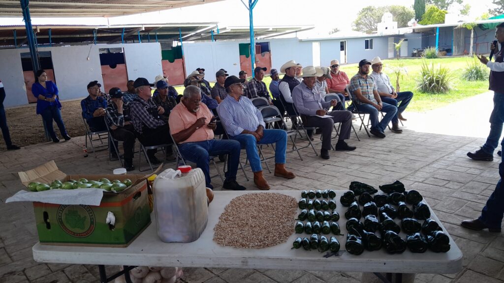 Sader impulsa comercialización justa con campesinos organizados de Durango