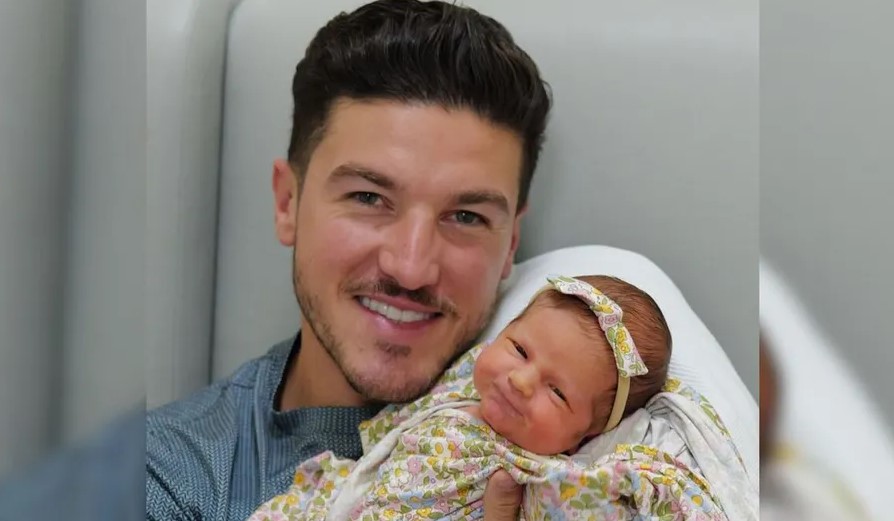 Samuel García y Mariana Rodríguez presentan a Isabel, su segunda hija