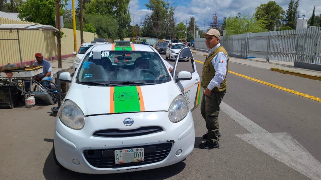 Supervisan transporte público en zona de hospitales para garantizar seguridad