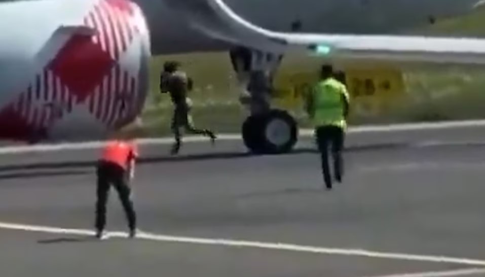 Mujer burló la seguridad del aeropuerto y se lanzó a la turbina de un avión