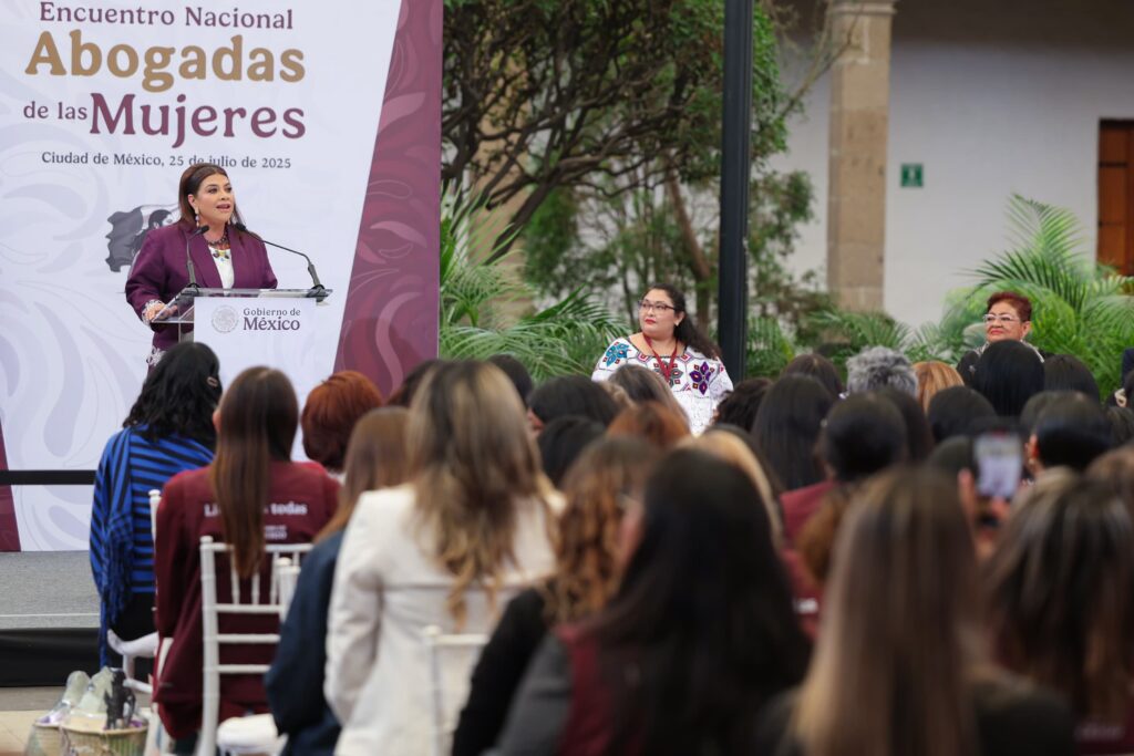 Clara Brugada lanza el programa ‘Siempre Vivas’ para combatir la violencia de género