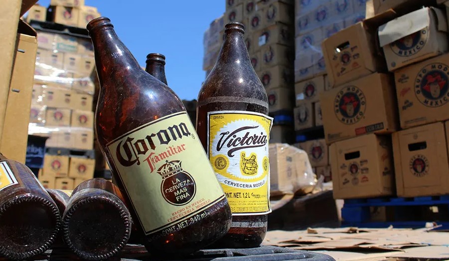 Estafadores engañan a comerciante con caguamas rellenas de agua y jabón