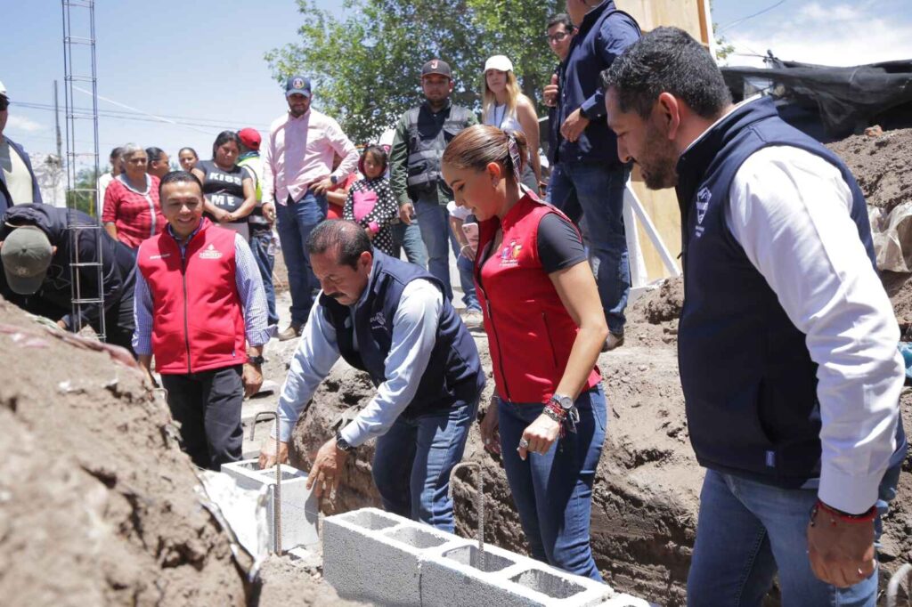 Cumple sueño de un hogar digno más de 300 familias, gracias a Marisol Rosso y Bonifacio Herrera
