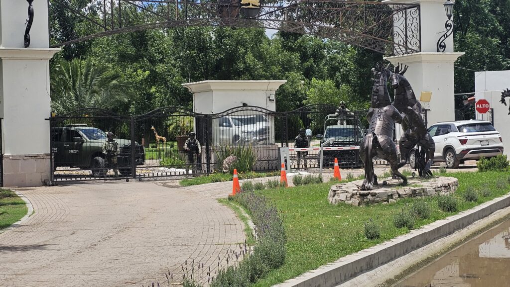 Guardia Nacional y militares sitian fraccionamiento residencial