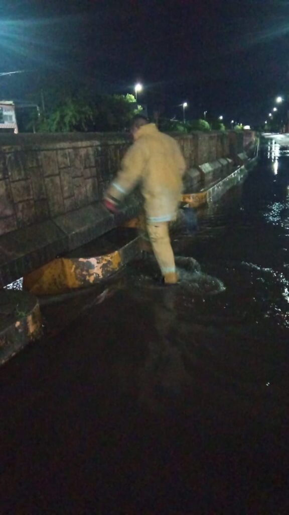 Lluvias provocan encharcamientos severos